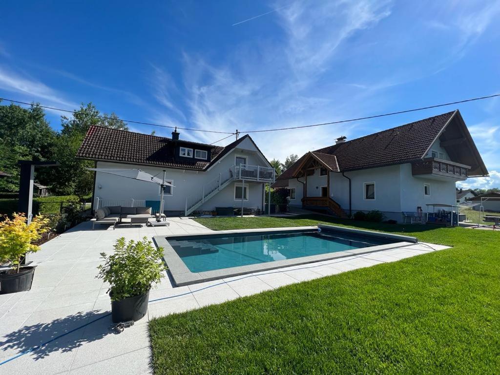 Ferienwohnung Ramsbacher フェルデン・アム・ヴェルターゼー エクステリア 写真